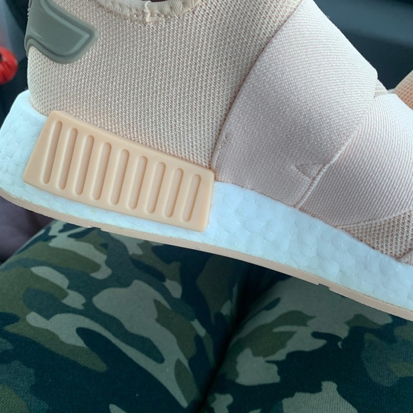 ADIDAS NMD SIZE 8.5 - Picture 5 of 8